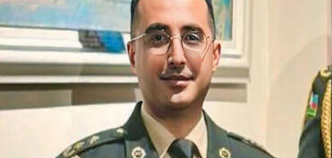 İstanbulda 70 kq qızılla saxlanılan hərbi attaşenin məhkəməsində ittiham aktı elan olunub