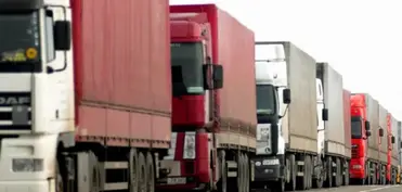 Gürcüstan Gəlirlər Xidməti: Qırmızı körpüdə yük avtomobilləri üçün gömrük prosedurları xüsusi rejimdə həyata keçirilir