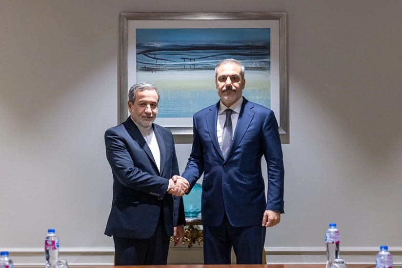 Türkiyə və İran XİN başçıları arasında görüş başlayıb