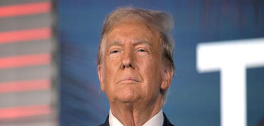 Tramp İsraili Suriya hakimiyyəti ilə dialoqu davam etdirməyə çağırıb