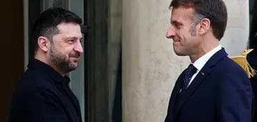 Zelenski Parisdə Makronla görüşüb