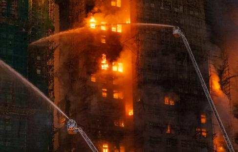 Honqkonqda yanğınla bağlı 15 şəxs şübhəli bilinir