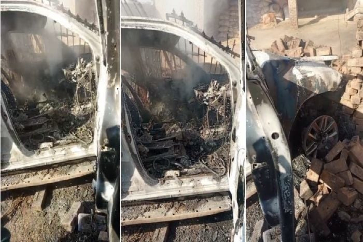 Pakistanda yerli icra administratorunun avtomobili atəşə tutulub, 4 nəfər ölüb
