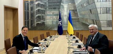 Ukrayna XİN rəhbəri NATO Baş katibi ilə görüşüb