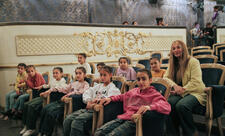 Uşaq evinin sakinləri Akademik Musiqili Teatrın qonağı olub