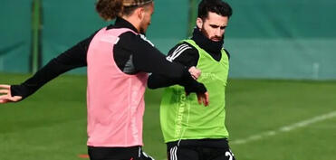 “Beşiktaş”dan ayrılmaq istəyən futbolçu məşqlərə geri qayıdıb