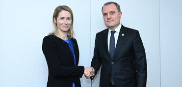 Ceyhun Bayramov Kaya Kallasla regional məsələləri müzakirə edib