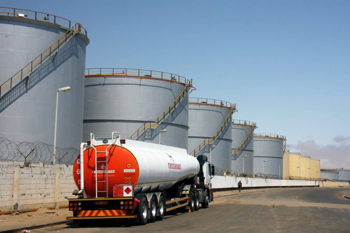 ABŞ-ın kommersiya neft ehtiyatları 427 mln. bareli ötüb