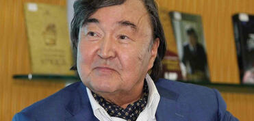 Oljas Süleymenov Nobel Sülh Mükafatına namizəd göstərilib