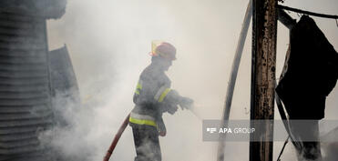 Yevlaxda yanğında bir nəfər ölüb, 2 nəfər xəsarət alıb