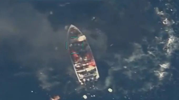 ABŞ Sakit okeanda narkotik qaçaqmalçı gəmisini vurub