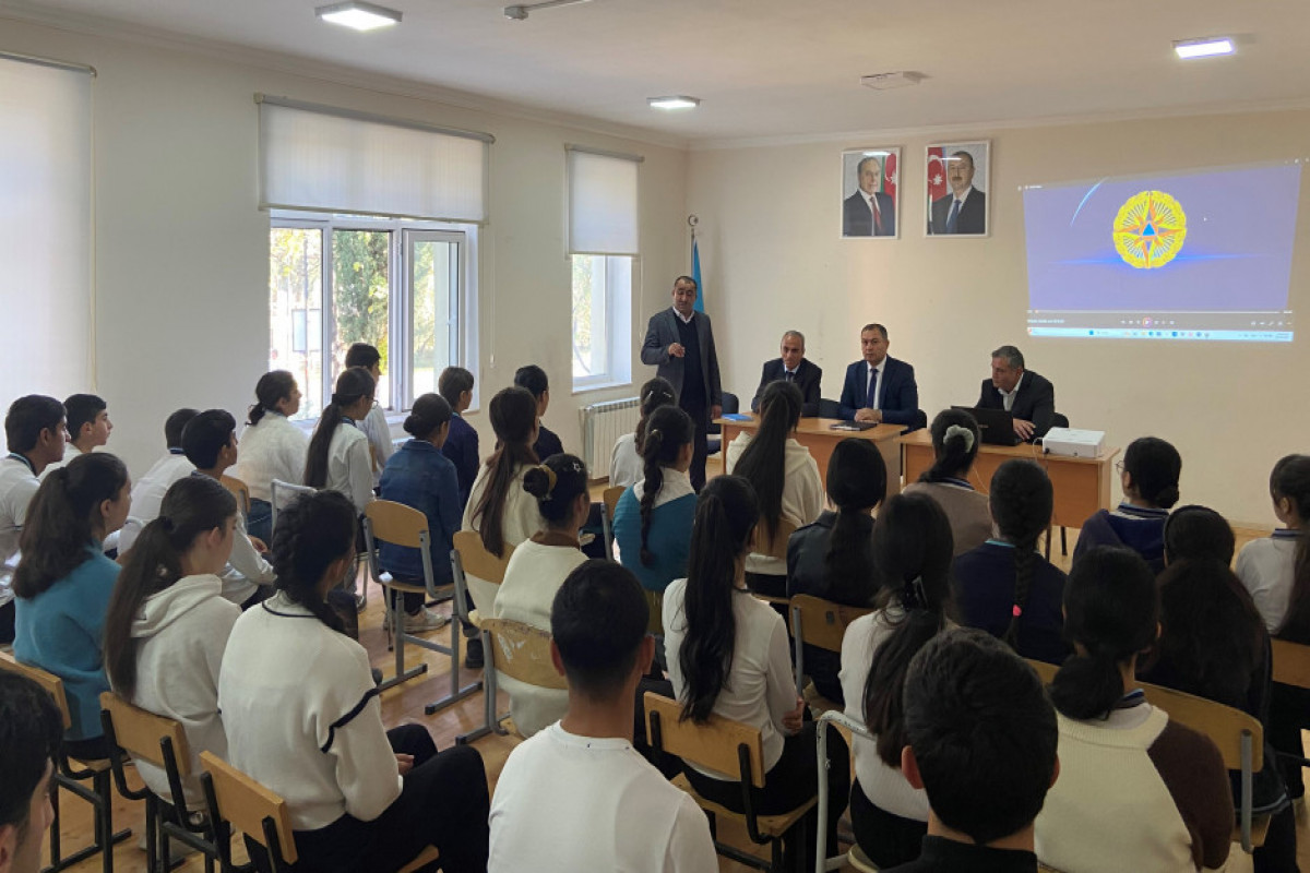 Fövqəladə hallarda davranış qaydaları barədə tədbirlər keçirilib