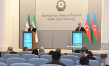 Əraqçi: Azərbaycanla fikir ayrılıqlarımızı dialoqla həll etmək yolunu tutmuşuq