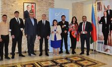 “İMZA”da rəsmi üzvlük vəsiqələrinin təqdimetmə mərasimi keçirilib