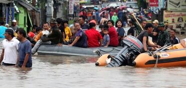 İndoneziyada daşqın nəticəsində ölənlərin sayı 950-yə çatıb