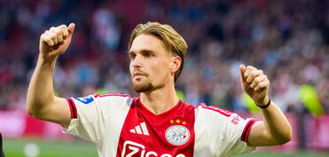 “Ayaks”ın iki futbolçusu “Qarabağ”a qarşı oynamaya bilər