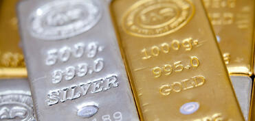 Əmtəə bazarlarında qızıl cüzi bahalaşıb, gümüş isə ucuzlaşıb