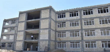 "Строительство слабеет, дороговизна растет" - Эльнур Азадов