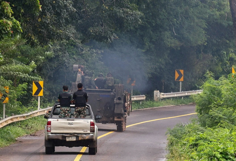 Tailand Kambocaya hava zərbələri endirir