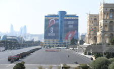 Əli Əsədov: Hərbi parad şanlı qələbənin təntənəsinə çevrildi