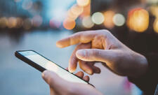 Azərbaycana gətirilən 1 ədəddən artıq mobil telefonların qeydiyyatı üçün 100 manat rüsum alınacaq