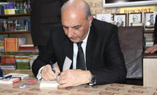 Yazıçı: Dilə məhəbbət erkən yaşlarından aşılanmalıdır