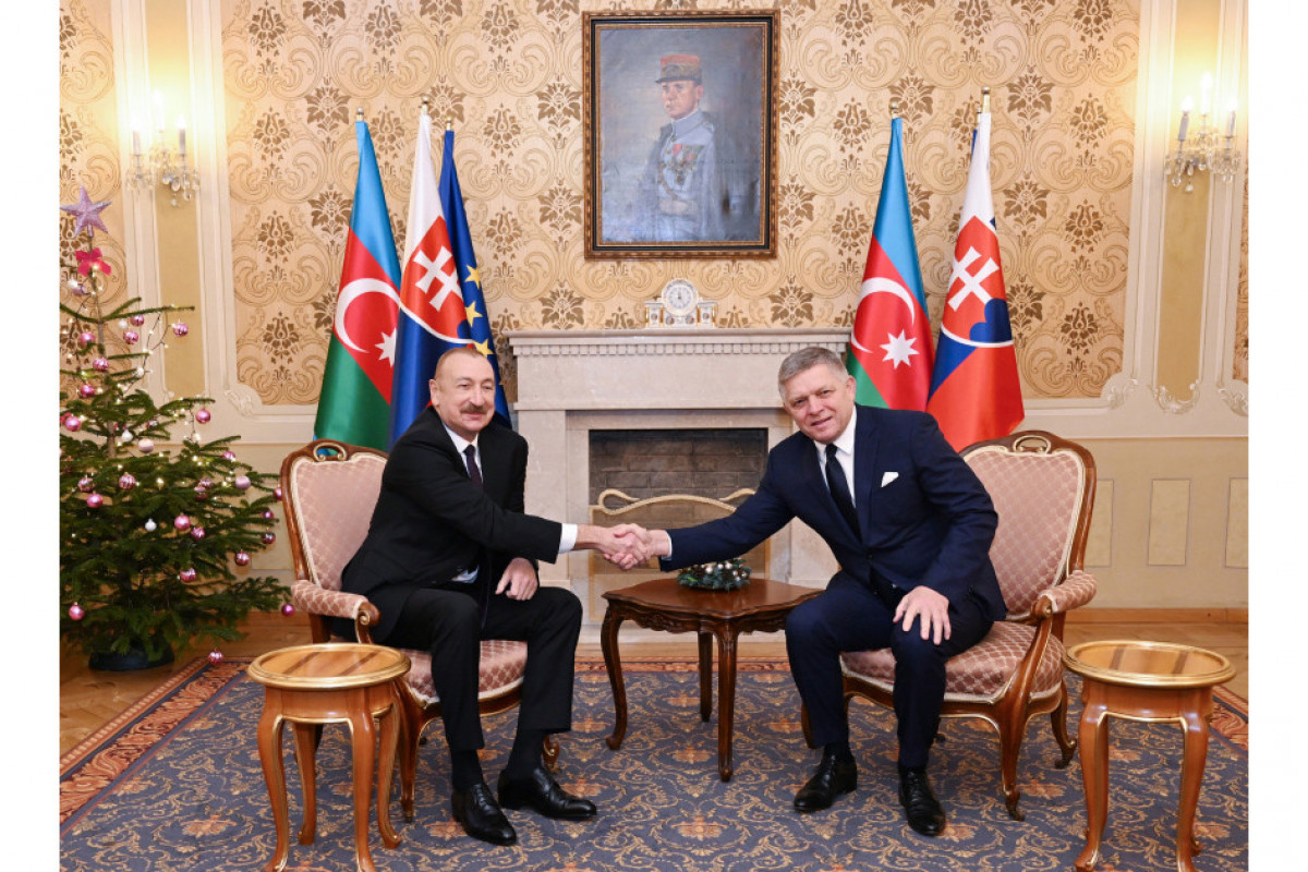 Prezident İlham Əliyevin Slovakiyanın Baş naziri ilə təkbətək görüşü olub