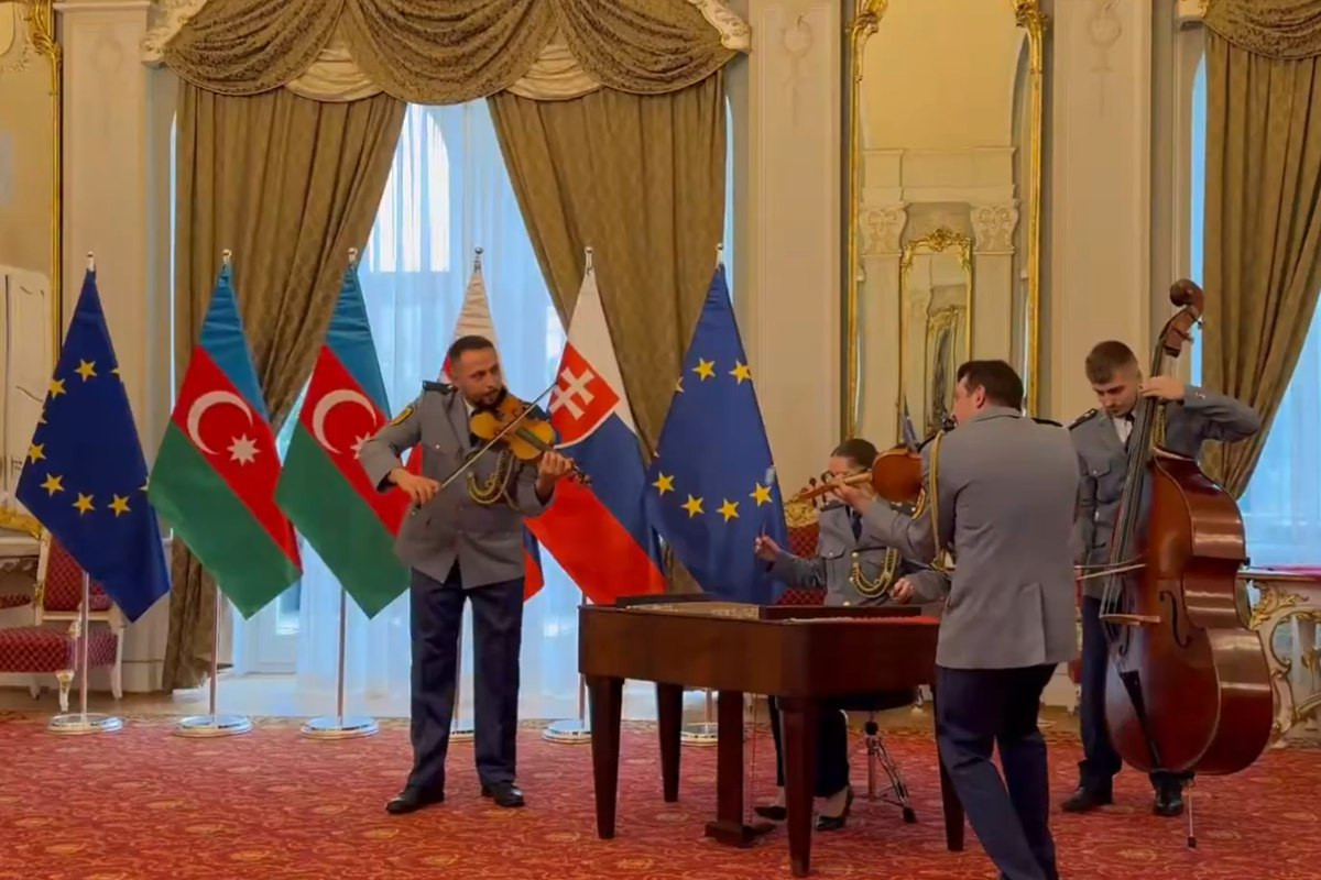 Slovakiya hərbi orkestri “Qurban olum Azərbaycan” mahnısını ifa edib