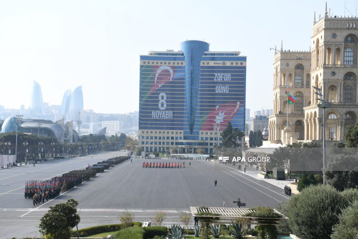 Əli Əsədov: Hərbi parad şanlı qələbənin təntənəsinə çevrildi