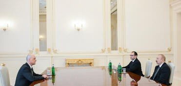 Prezident İlham Əliyev “John Deere” şirkətinin Mərkəzi Asiya və MDB ölkələri üzrə prezidentini qəbul edib