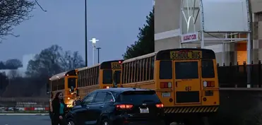 ABŞ-da orta məktəbdə bıçaqlı hücum: Ölən və yaralananlar var