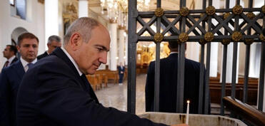 Erməni Apostol Kilsəsində çaxnaşma: Paşinyanın təzyiq planı böhran yaratdı