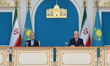 Pezeşkian Qazaxıstanda Tokayevlə görüşüb