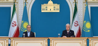 Pezeşkian Qazaxıstanda Tokayevlə görüşüb