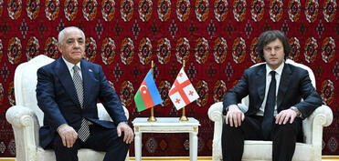 Baş nazir Aşqabadda İrakli Kobaxidze ilə görüşüb