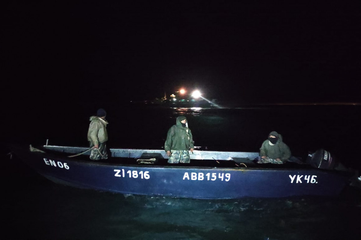 Xəzərdə köməksiz qalan Azərbaycan vətəndaşları xilas edilib