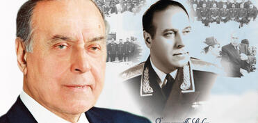 Gənclər Kitabxanasında Ulu Öndərin xatirəsinə həsr edilən silsilə materiallar hazırlanıb