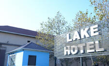 Bakıda hotelin 4 işçisinin ölümündə təqsirləndirilən icarədarın həbs müddəti uzadılıb