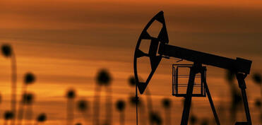 Dünya bazarlarında neft ucuzlaşıb