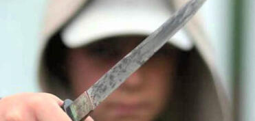 Rusiyada məktəbli şagirdlərə bıçaqla hücum edib, ölən və yaralılar var