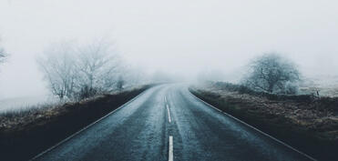 Yol polisi dağlıq yollarda hərəkət edən sürücülərə xəbərdarlıq edib