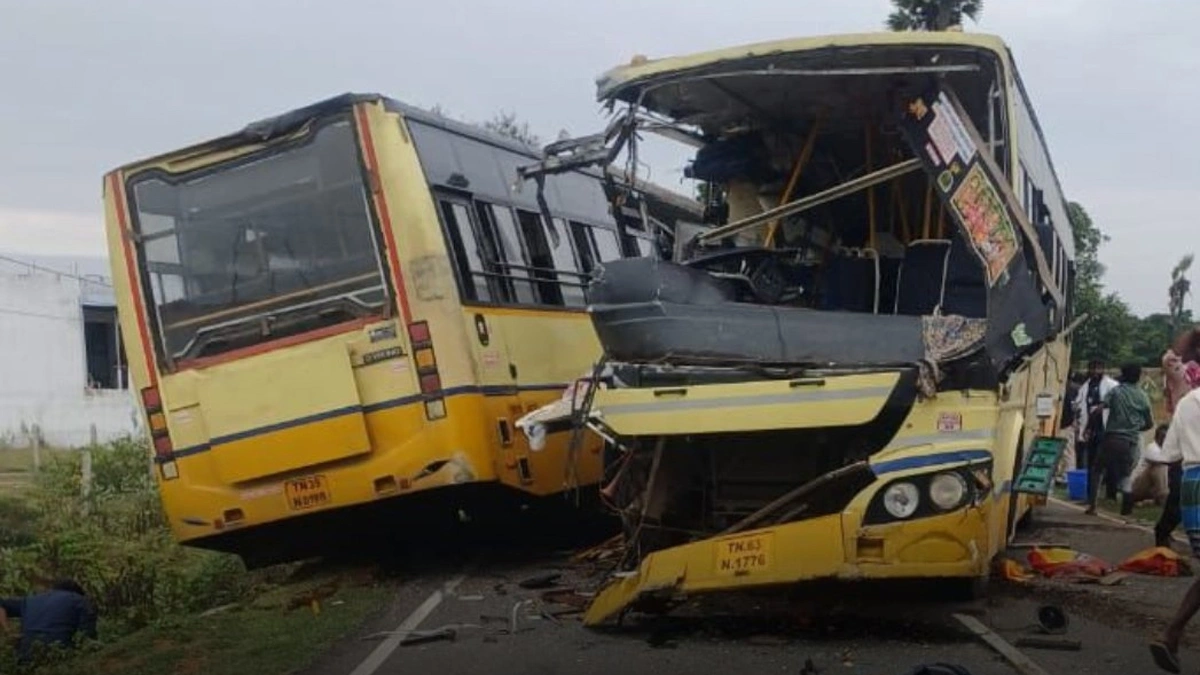 Hindistanda yeddi avtobus və üç avtomobil toqquşub