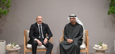 Əbu-Dabidə Prezident İlham Əliyev Birləşmiş Ərəb Əmirliklərinin Prezidenti ilə görüşüb