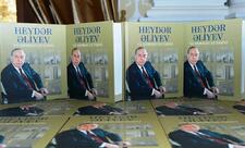 Paytaxt məktəblilərinin müəllifi olduğu növbəti kitabın təqdimatı olub