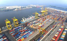 Bakı Limanında konteyner aşırması rekord həddə çatıb