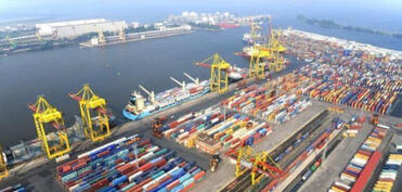 Bakı Limanında konteyner aşırması rekord həddə çatıb