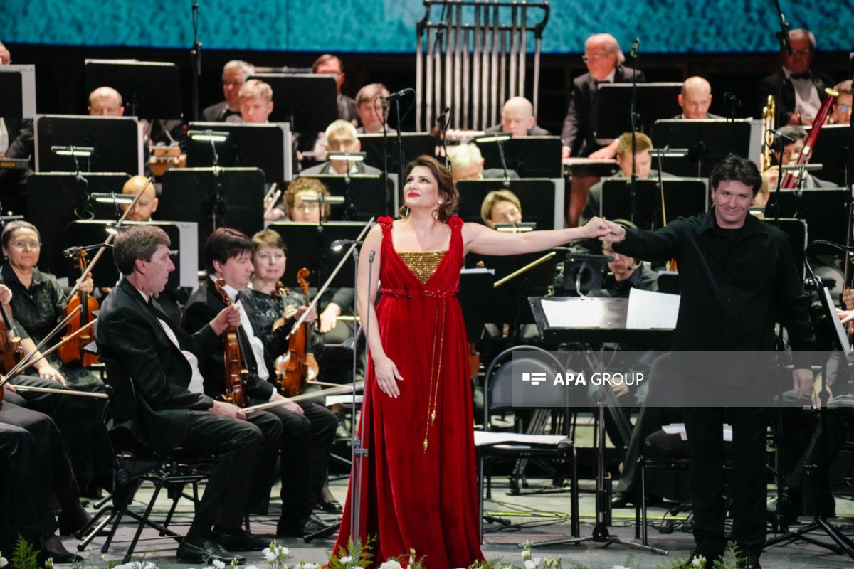 Moskvanın "Bolşoy Teatr"ında Azərbaycanın Xalq artistinin yubiley konserti keçirilib