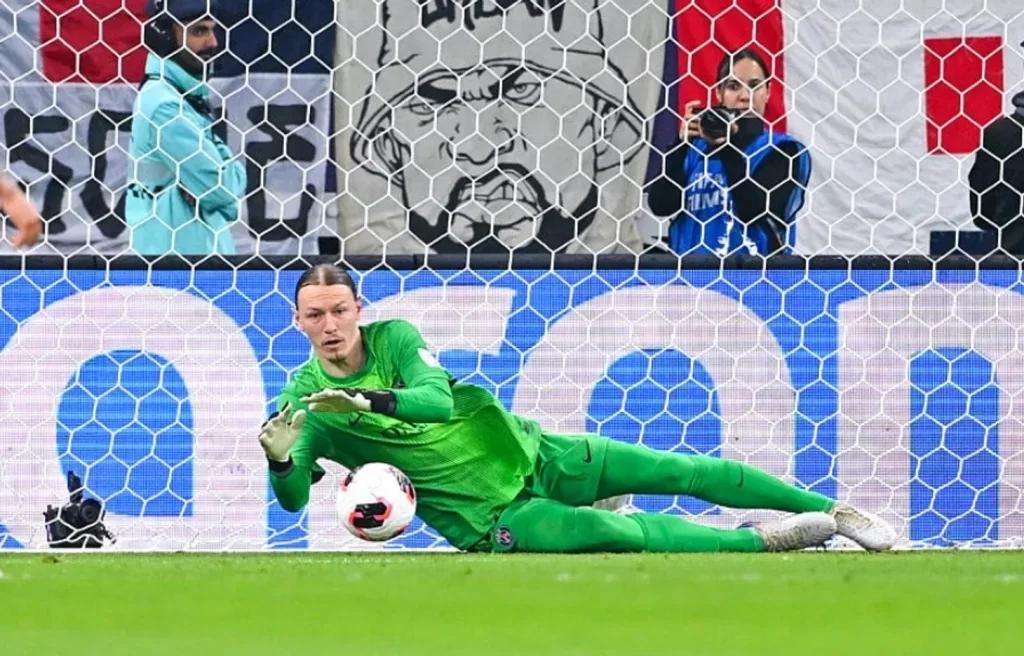 121 ildə belə şey olmamışdı: Bu qapıçı tarixə düşdü