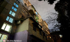 Bakıda yaşayış binasının daxili fasadında özbaşına artırma işləri dayandılıb