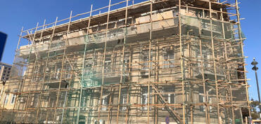 Bakıda tikinti zamanı ziyan dəyən abidənin dam örtüyü bərpa edilir